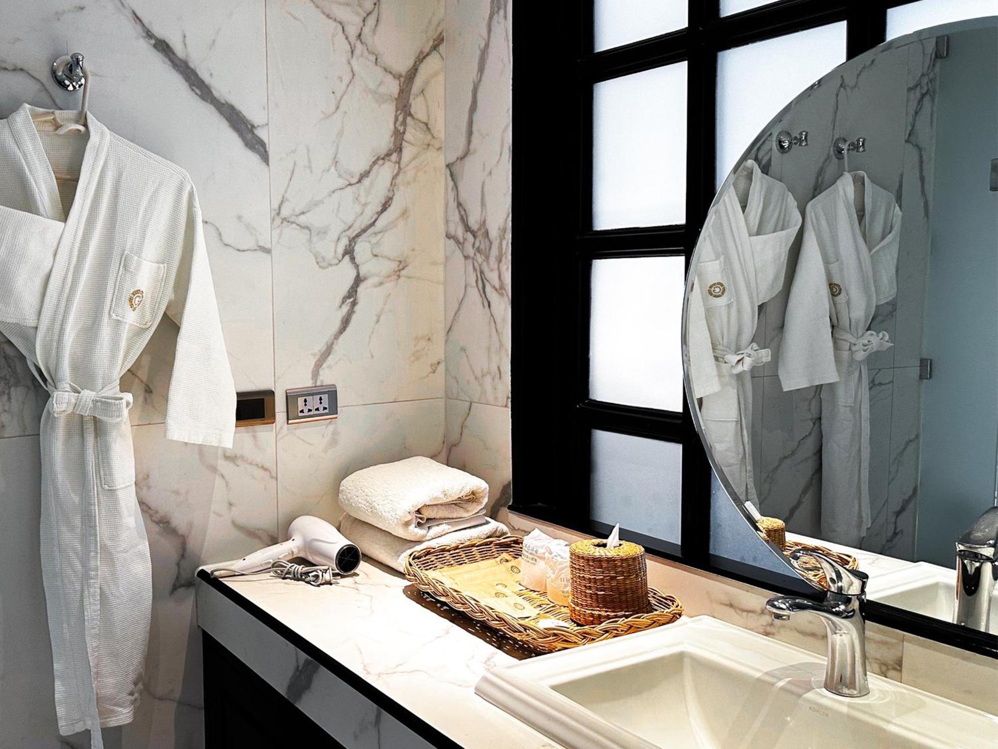 Glory Boutique Suites 清迈古城荣耀精品酒店 شيانغ ماي المظهر الخارجي الصورة