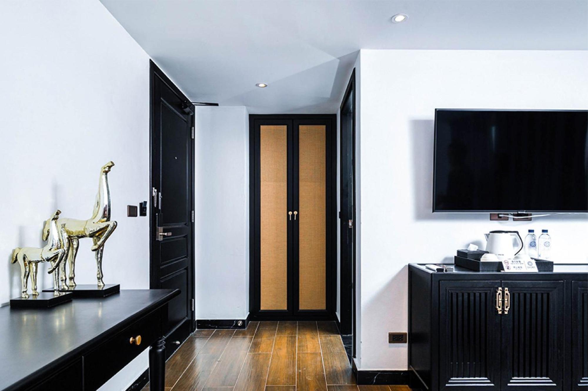 Glory Boutique Suites 清迈古城荣耀精品酒店 شيانغ ماي المظهر الخارجي الصورة