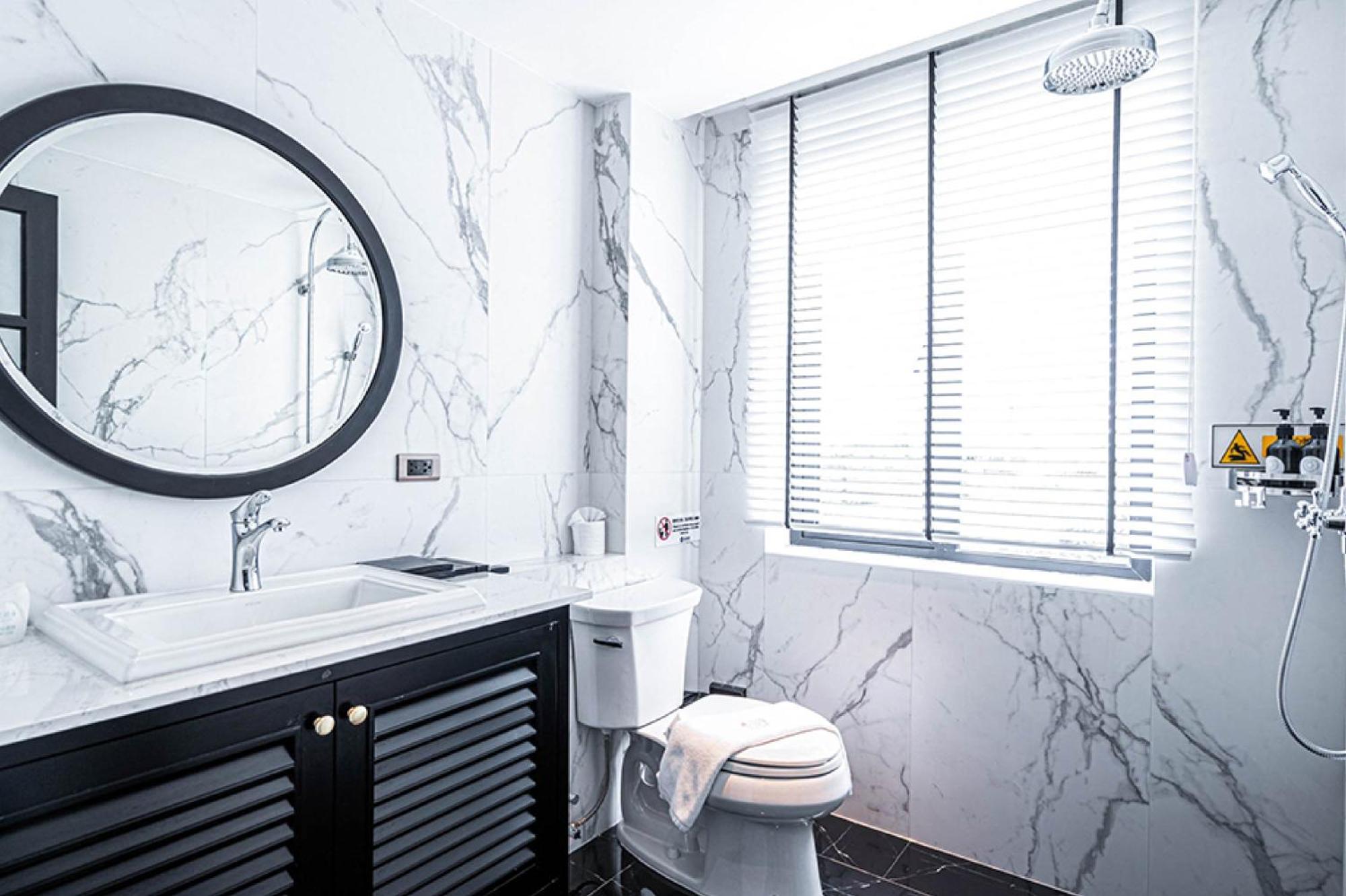 Glory Boutique Suites 清迈古城荣耀精品酒店 شيانغ ماي المظهر الخارجي الصورة