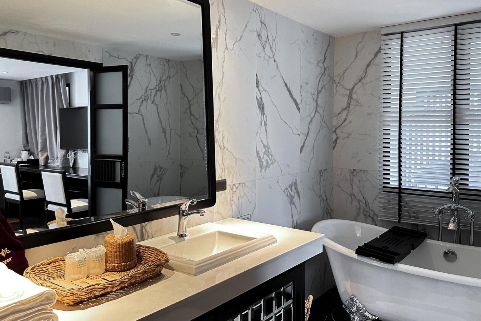 Glory Boutique Suites 清迈古城荣耀精品酒店 شيانغ ماي المظهر الخارجي الصورة
